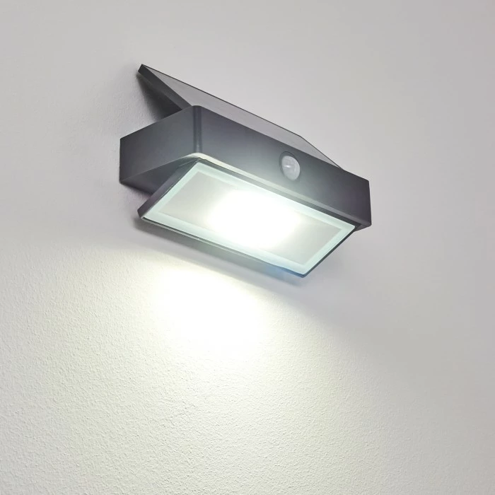 Hofstein Wiborg Solar-Außenwandleuchte LED Anthrazit, 1-flammig, Bewegungsmelder 5 Hofstein Wiborg Solar-Außenwandleuchte LED Anthrazit, 1-flammig, Bewegungsmelder – Bild 3